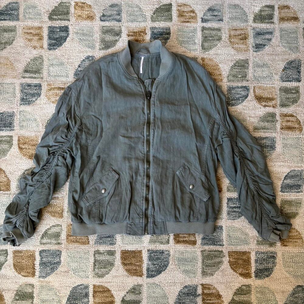 Free People Lightweight Sage Green Bomber Jacket Size S Spring Style